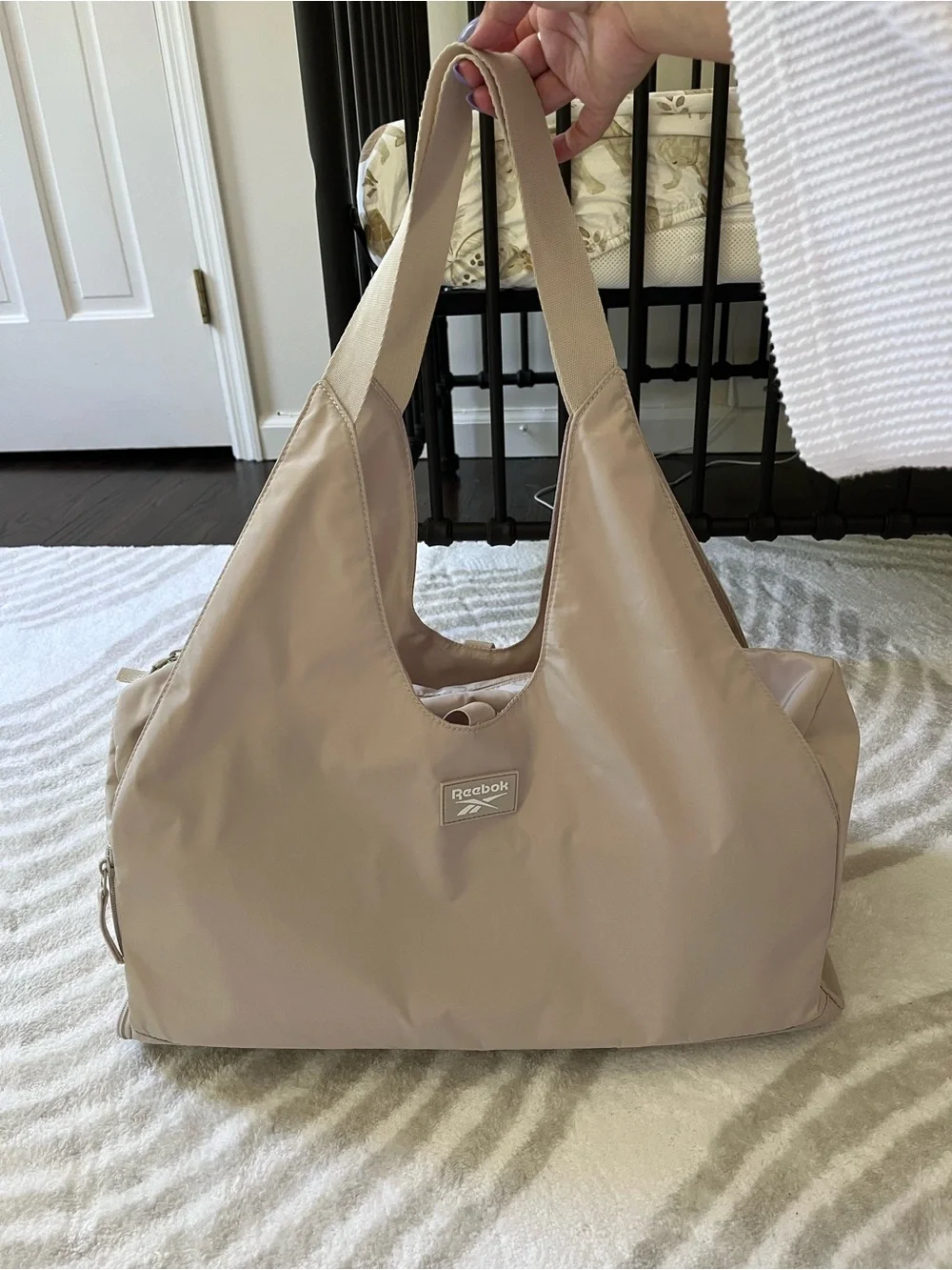 NWOT Reebok Women's Beige Everyday Tote Gym Duffle Bag - Picture 2 of 9